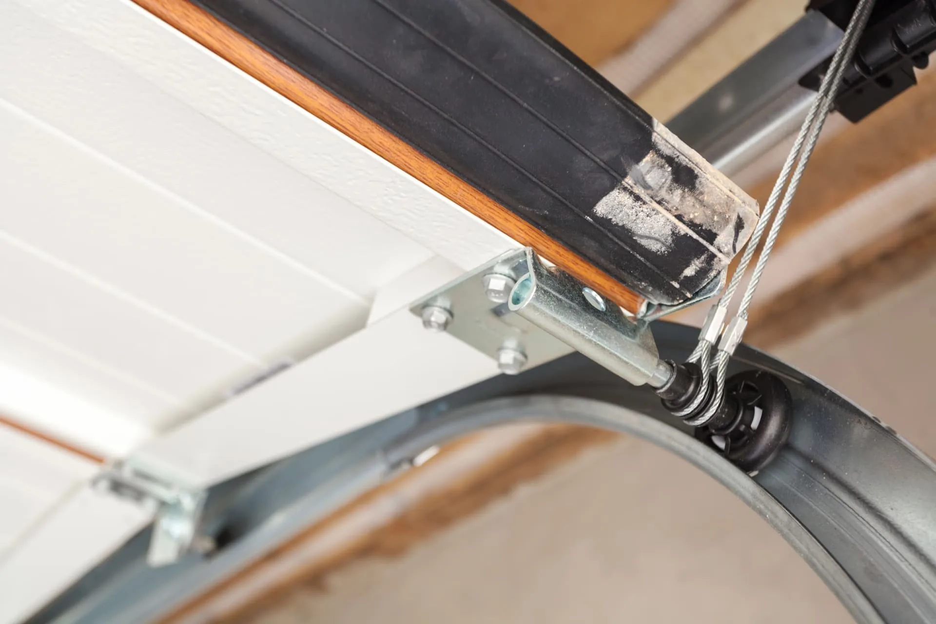 Broken Spring Replacement questions from homeowners across New River and the North Valley, AZ